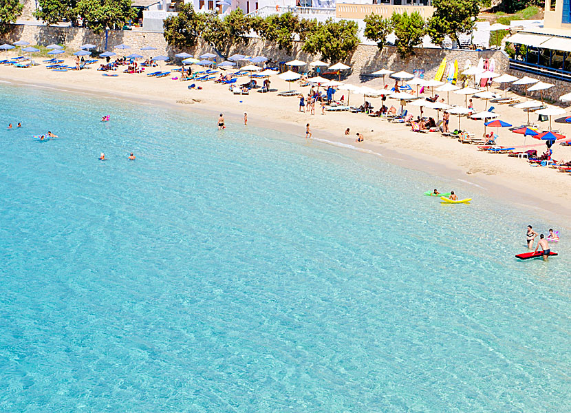 Den barnvänliga stranden i Lefkos på den barnvänliga ön Karpathos.